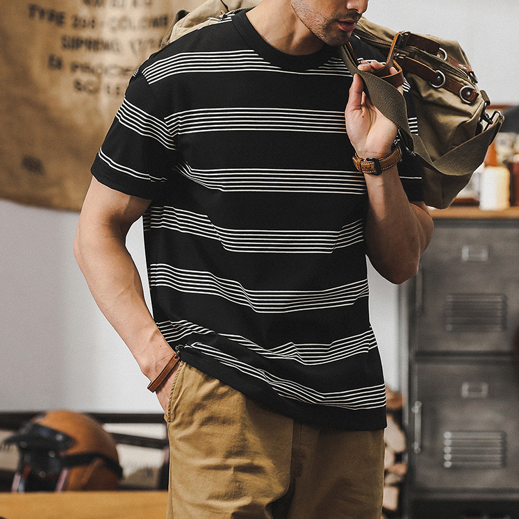 Multi Border Short-sleeved T-shirt A0943